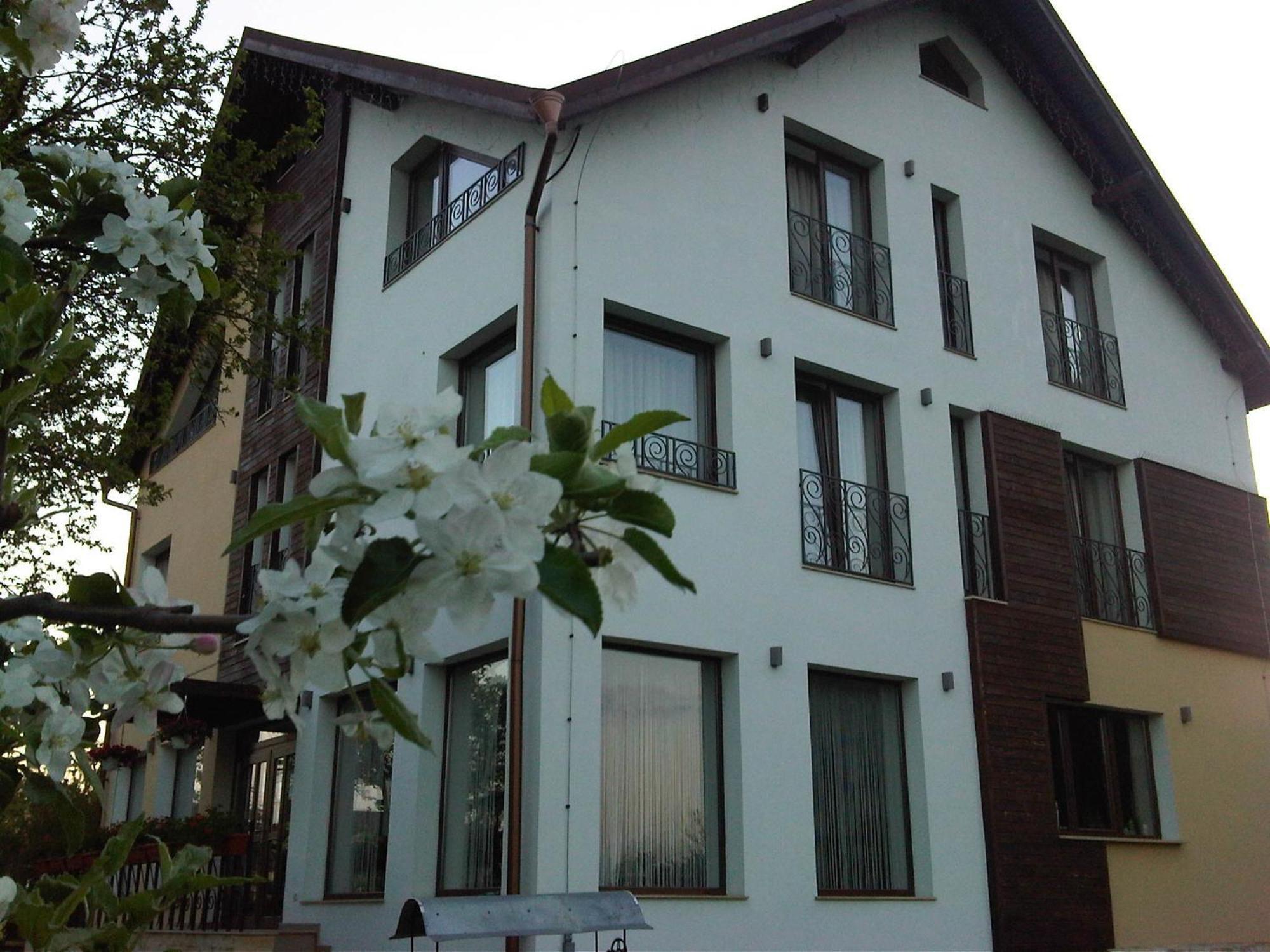 Hotel Stupina à Braşov Extérieur photo